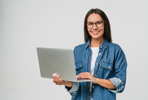Få en professionell närvaro online med ditt eget domännamn: Bygg förtroende och trovärdighet med ett skräddarsytt domännamn som speglar din verksamhet